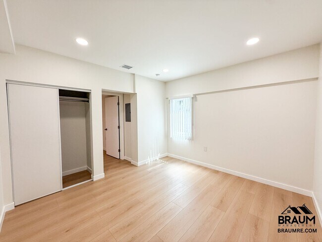 Building Photo - 15634 Leadwell St