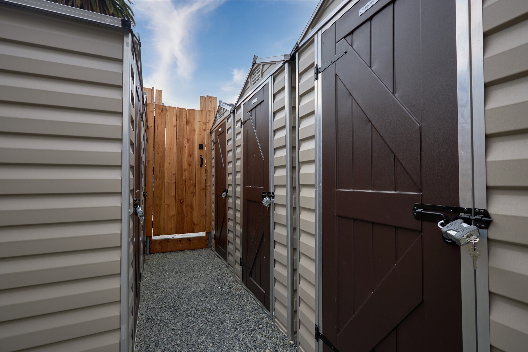 Building Photo - 2929 S La Brea Ave