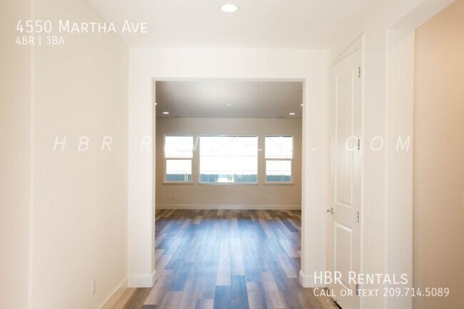 Building Photo - 4550 Martha Ave