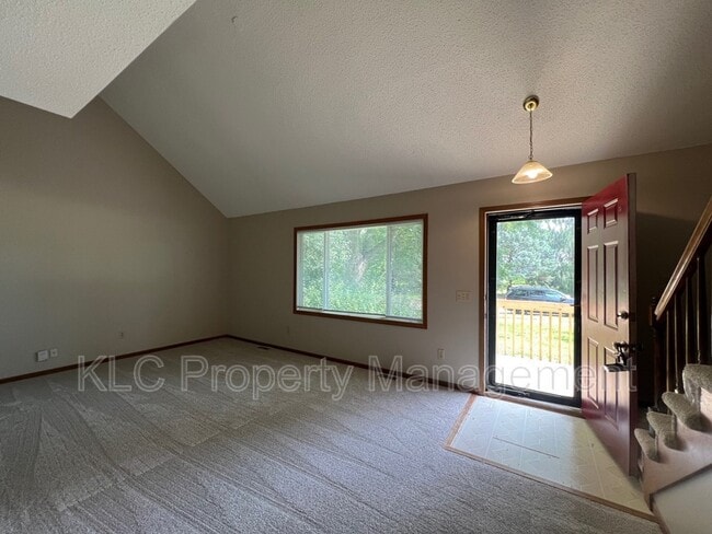 Building Photo - 9613 Dennis Dr