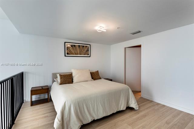 Building Photo - 300 S Biscayne Blvd