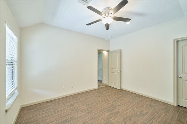 Building Photo - 13613 Vail Dr