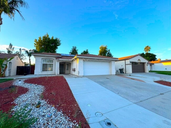 Building Photo - Beautiful Single Story House - OVERSIZED lot in the sought after Vail Ranch Community right in th...