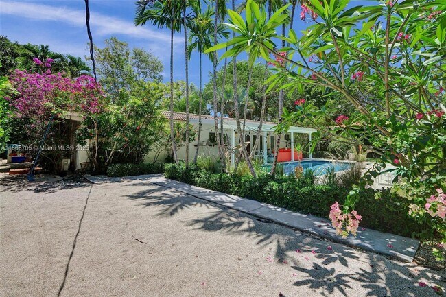 Building Photo - 13120 SW 82nd Ct