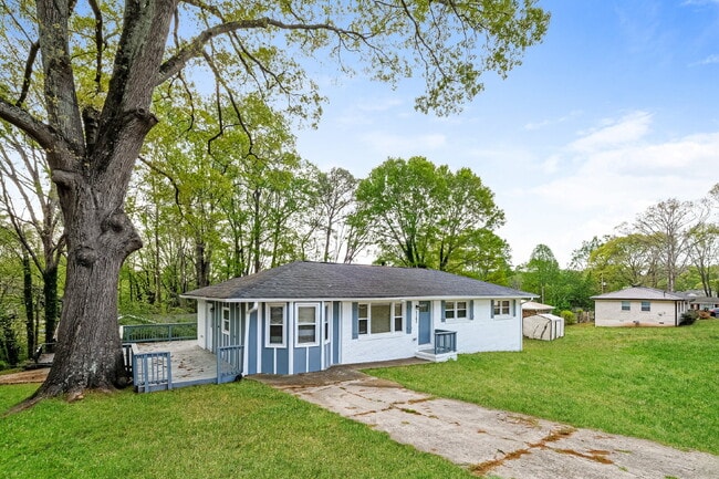 Building Photo - NEWLY RENOVATED LARGE RANCH ON CORNER LOT