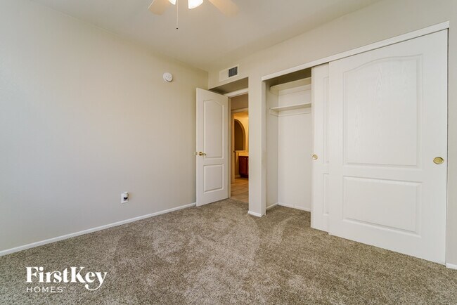 Building Photo - 2701 W Camino De La Joya