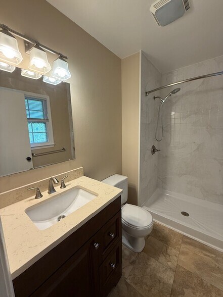 Building Photo - 5 Sedley Ct