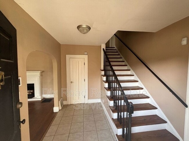 Building Photo - 107 Edgewood Ave