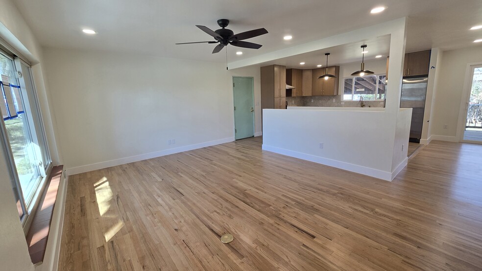 Building Photo - 2934 S Zurich Ct