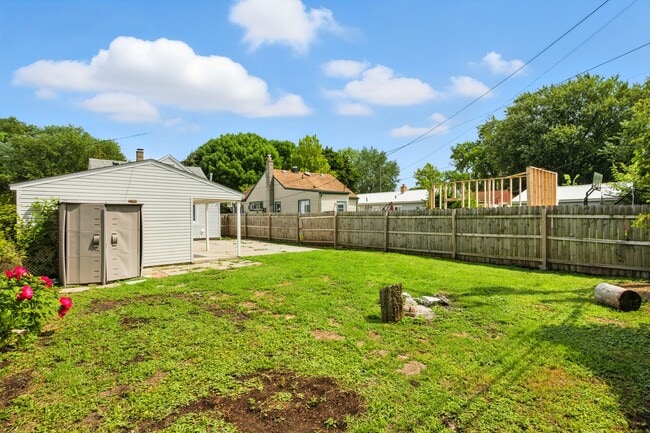 Building Photo - 23147 Vance Ave