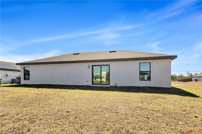 Building Photo - 185 Yager Cir