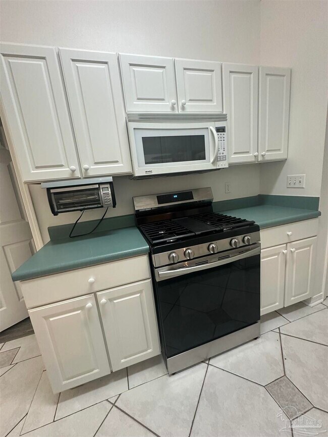 Building Photo - 808 Wickwood Cir