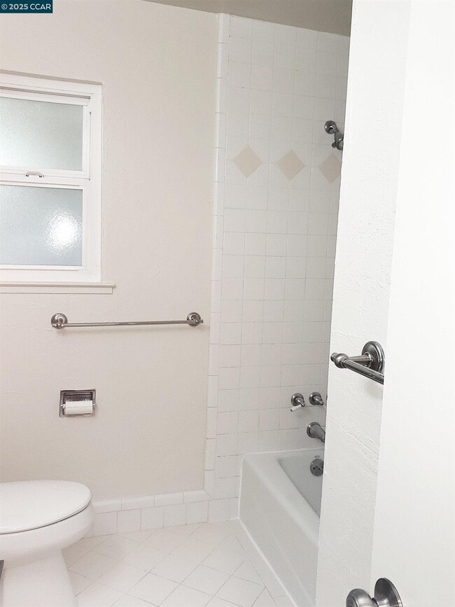 Building Photo - 44 Muth Dr