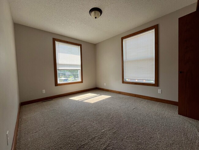 Building Photo - 3948 43rd St