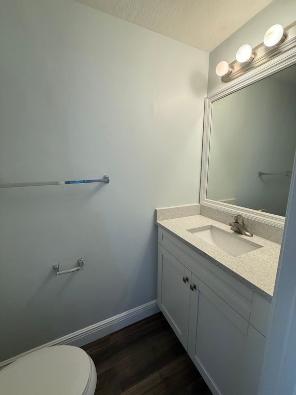 Building Photo - 2877 NE 15th St