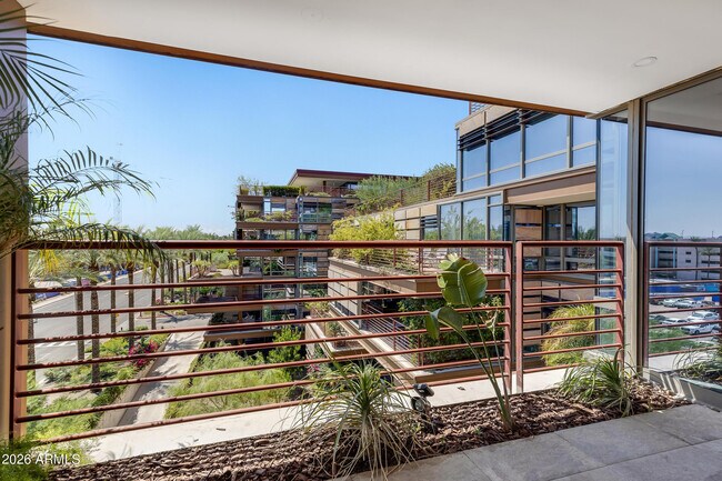 Building Photo - 7157 E Rancho Vista Dr
