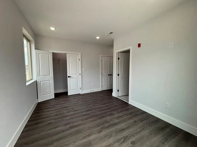 Building Photo - 675 N 41st St