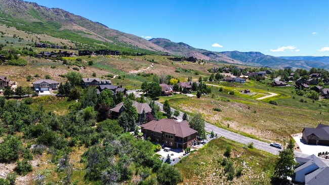 Building Photo - 3573 N Elkview Dr