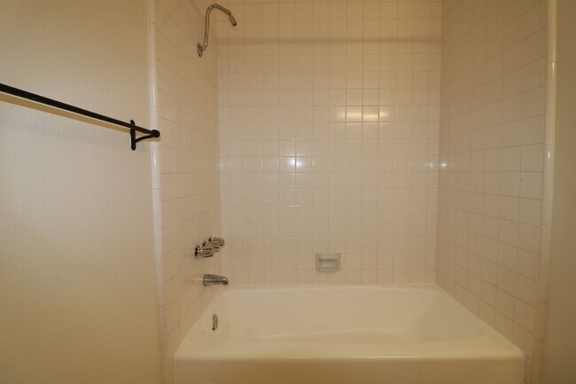 Building Photo - Studio City, 1Bed and 1.5 Bath Condo!