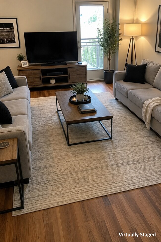Interior Photo - 11811 Beverly