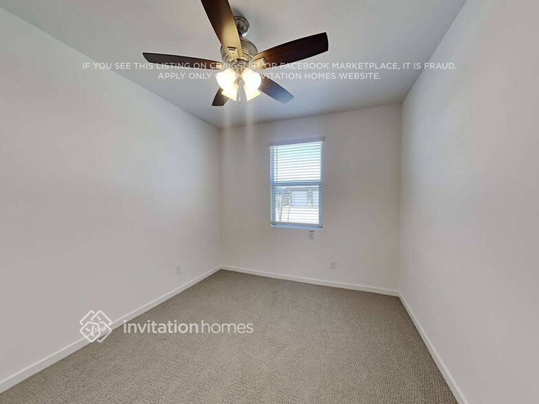 Building Photo - 17705 W Pinnacle Vista Dr