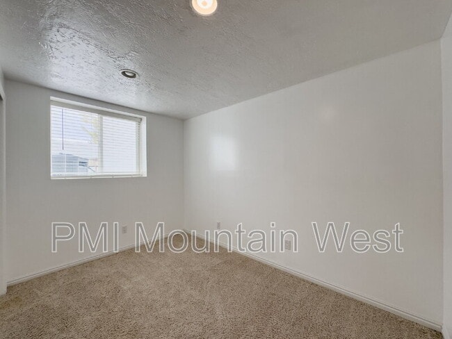 Building Photo - 2419 1850 N St