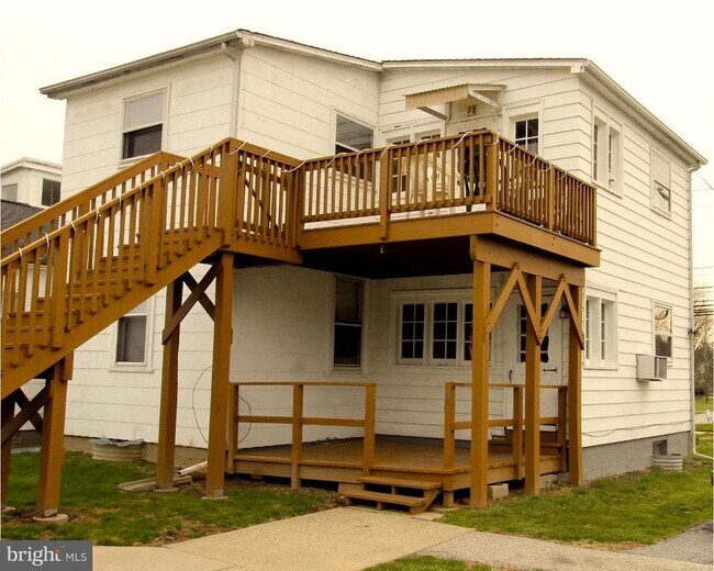 Building Photo - 15 Level Rd