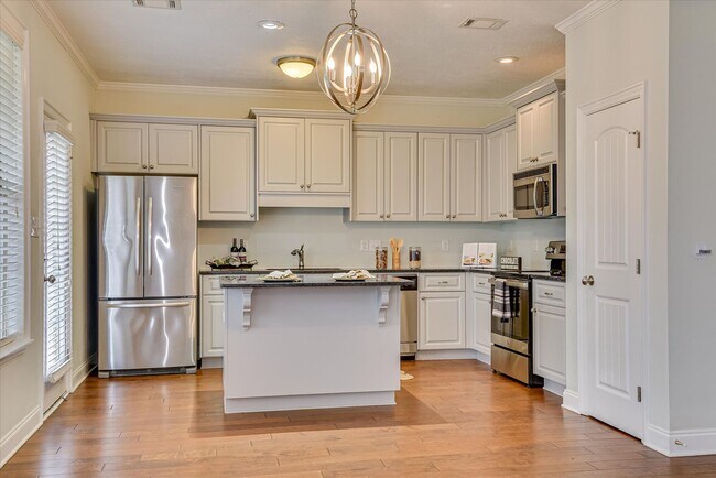 Building Photo - 5564 Connor Dr
