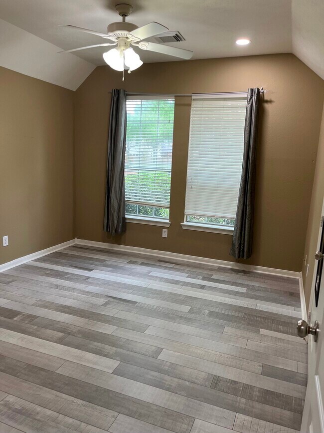 Building Photo - 21806 Silverpeak Ct