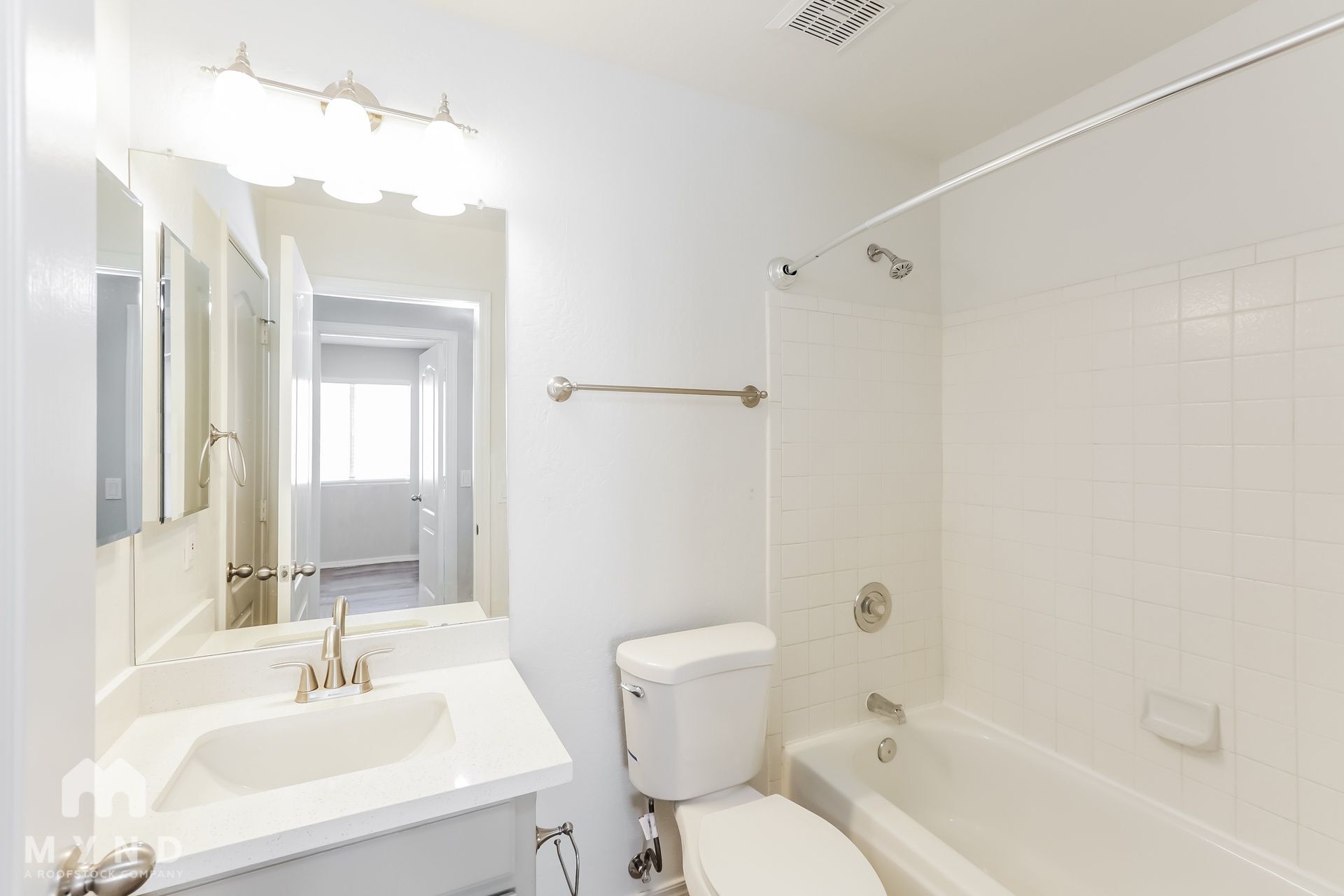 Building Photo - 1045 W Todd Dr