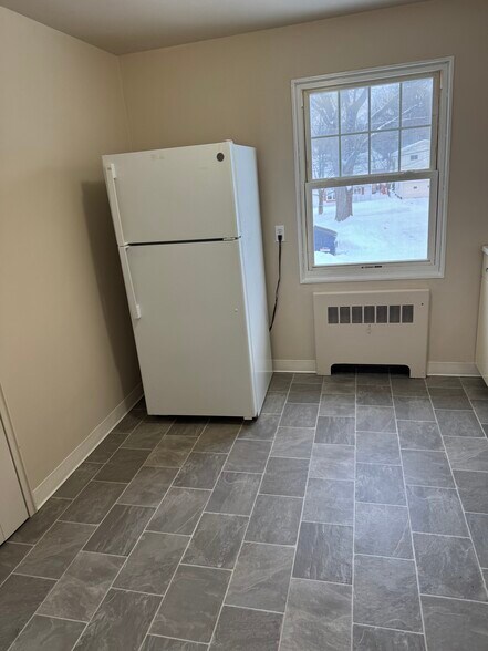 Building Photo - 1619 W 3rd St