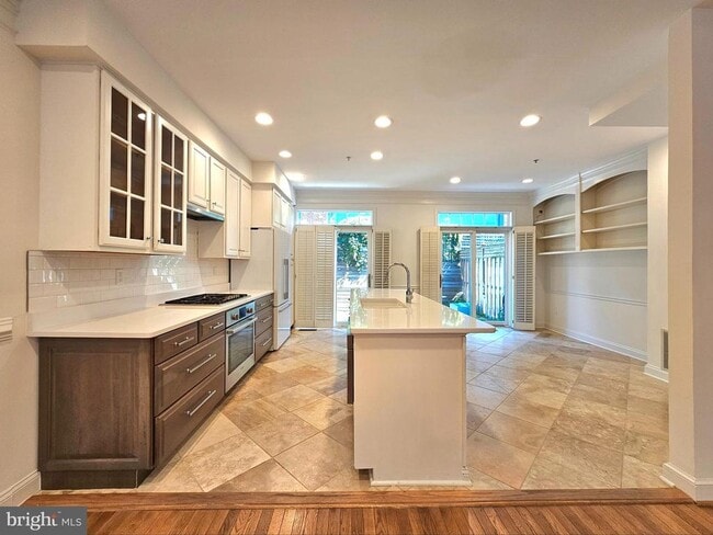 Building Photo - 315 Hearthstone Mews