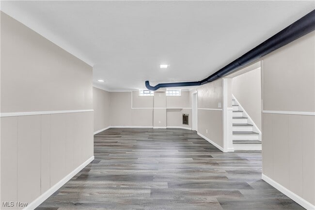 Building Photo - 14705 Krems Ave