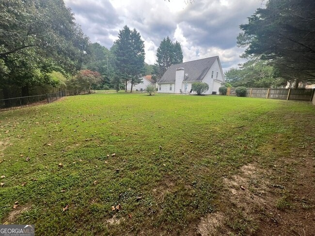Building Photo - 5175 Victoria Park Dr