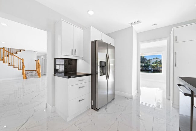 Building Photo - 2612 Marion Dr