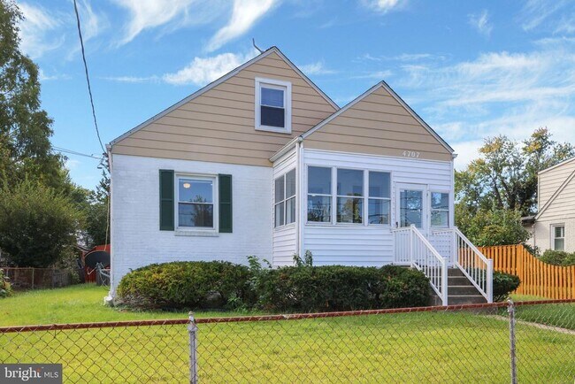 Building Photo - 4707 Tuckerman St