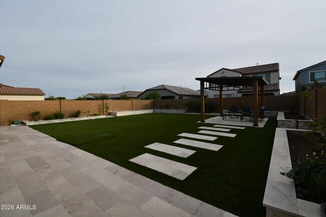 Building Photo - 2353 E Castanets Dr