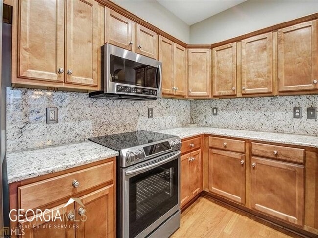 Building Photo - 54 Medallion Park