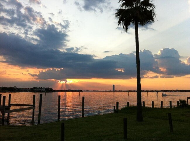 Building Photo - 16 Harbor Ln