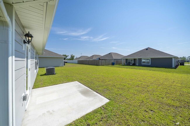 Building Photo - 282 Boggy Creek Way