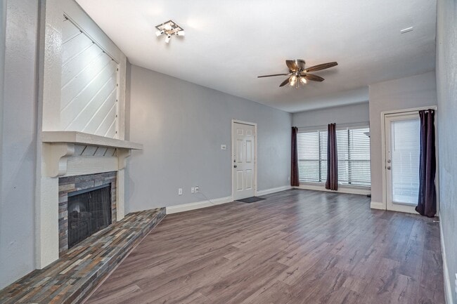 Building Photo - Charming One Bedroom Condo in Richardson!