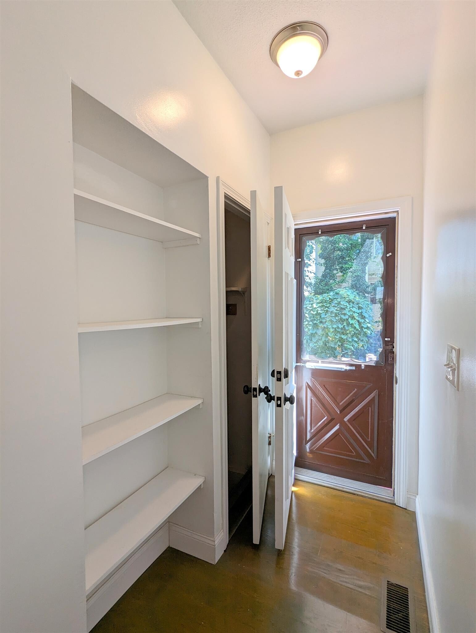 Building Photo - 110 W Quincy St