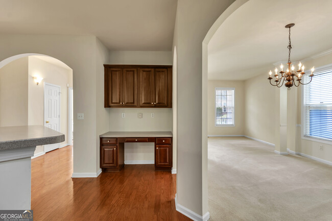 Building Photo - 3000 Highgreen Trail