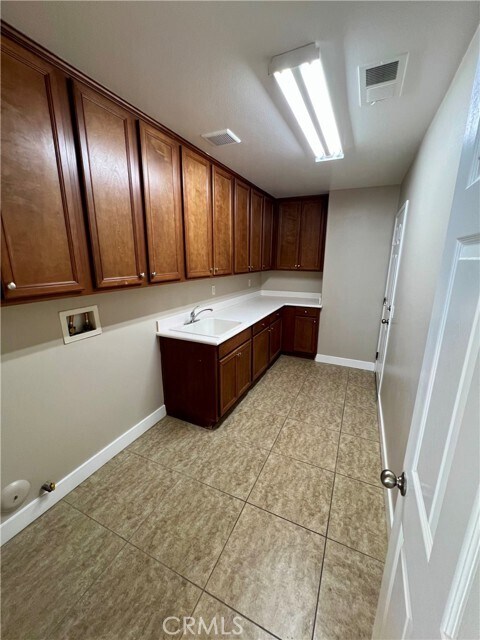 Building Photo - 6686 Sand Dunes St