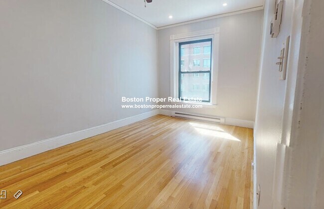 Building Photo - 827-829 Boylston St