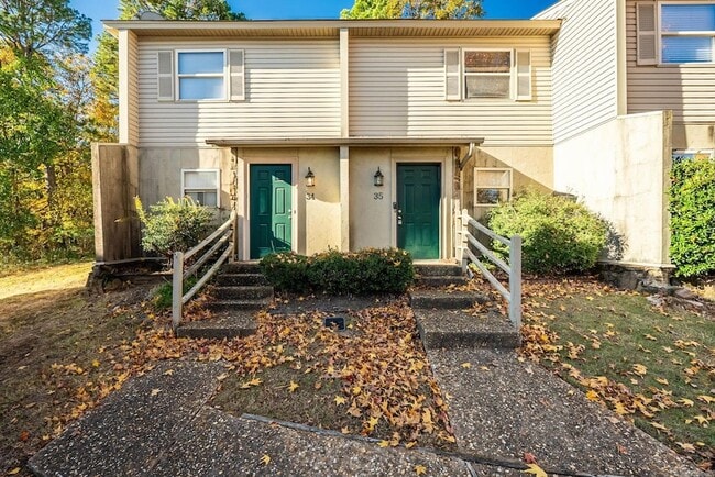 Primary Photo - 34 Edgehill Cove