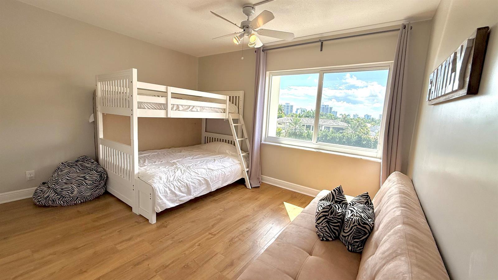 Building Photo - 401 Golden Isles Dr