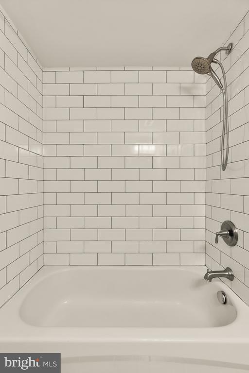 Building Photo - 882 College Pkwy