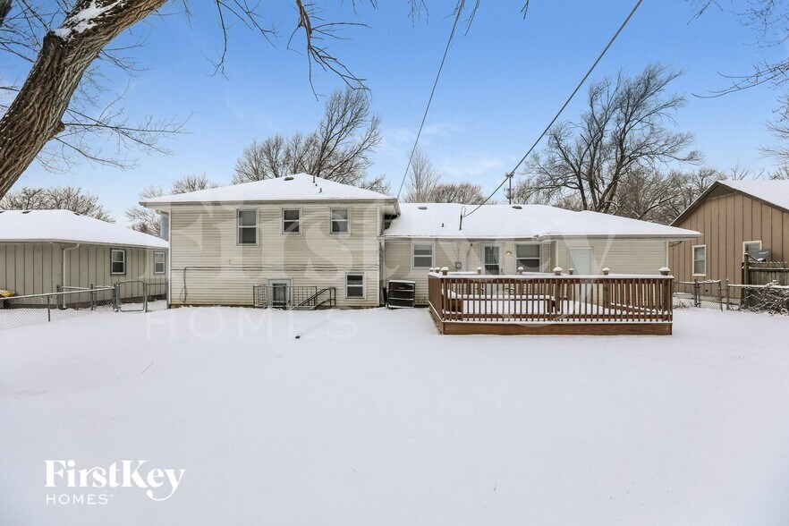 Building Photo - 9817 Hardesty Ave