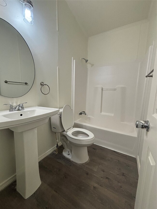 Building Photo - 10010 Cedar Landing Dr